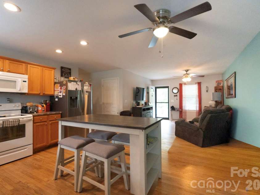 2827 Hollybrook Lane, Morganton, NC 28655.  MLS# CAR4412632, YatesRealty ID 52162. 