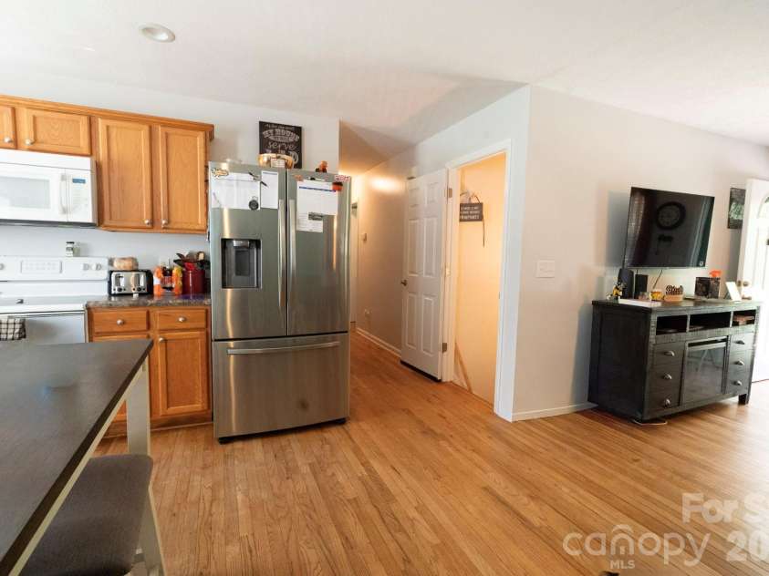 2827 Hollybrook Lane, Morganton, NC 28655.  MLS# CAR4412632, YatesRealty ID 52162. 