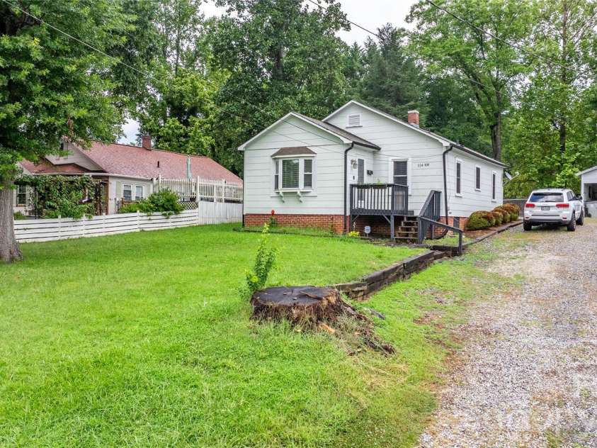 114 Virginia Street, Lenoir, NC 28638.  MLS# CAR4426824, YatesRealty ID 52165. 