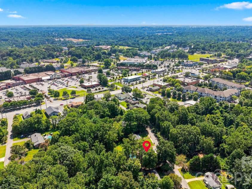 100 30th Avenue, Hickory, NC 28601.  MLS# CAR4421267, YatesRealty ID 52168. 