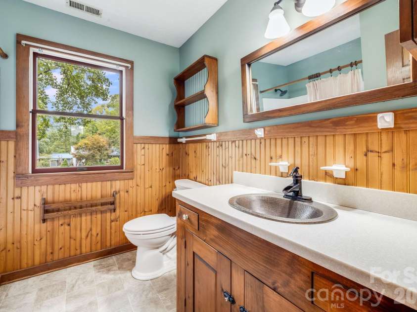 53 Armstrong Road, Etowah, NC 28729.  MLS# CAR4426769, YatesRealty ID 52169. Upstairs Bath