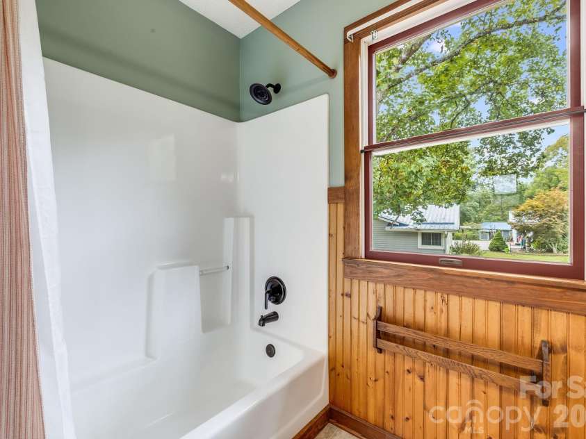 53 Armstrong Road, Etowah, NC 28729.  MLS# CAR4426769, YatesRealty ID 52169. Upstairs Bath