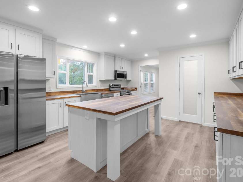 1120 Hammond Carnes Road, Lancaster, SC 29720.  MLS# CAR4426342, YatesRealty ID 52171. 