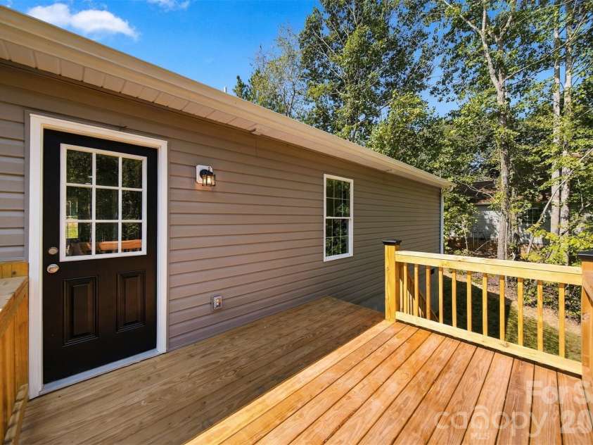5110 Hanging Rock Court, Hickory, NC 28601.  MLS# CAR4426864, YatesRealty ID 52172. 