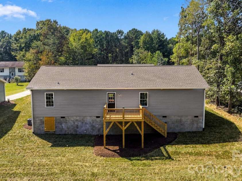 5110 Hanging Rock Court, Hickory, NC 28601.  MLS# CAR4426864, YatesRealty ID 52172. 