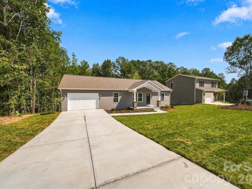 5110 Hanging Rock Court, Hickory, NC 28601.  MLS# CAR4426864, YatesRealty ID 52172. 