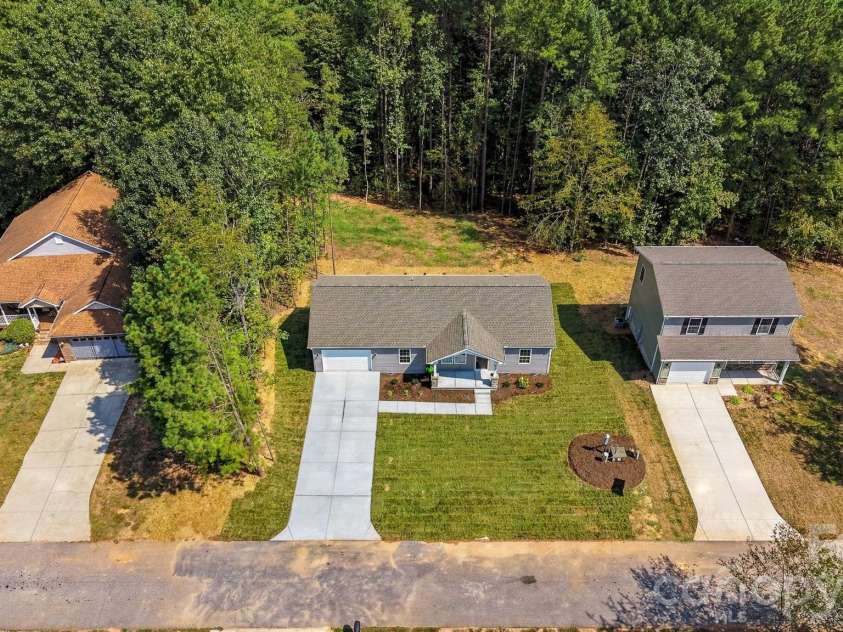 5110 Hanging Rock Court, Hickory, NC 28601.  MLS# CAR4426864, YatesRealty ID 52172. 