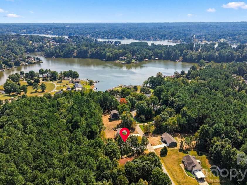 5110 Hanging Rock Court, Hickory, NC 28601.  MLS# CAR4426864, YatesRealty ID 52172. 