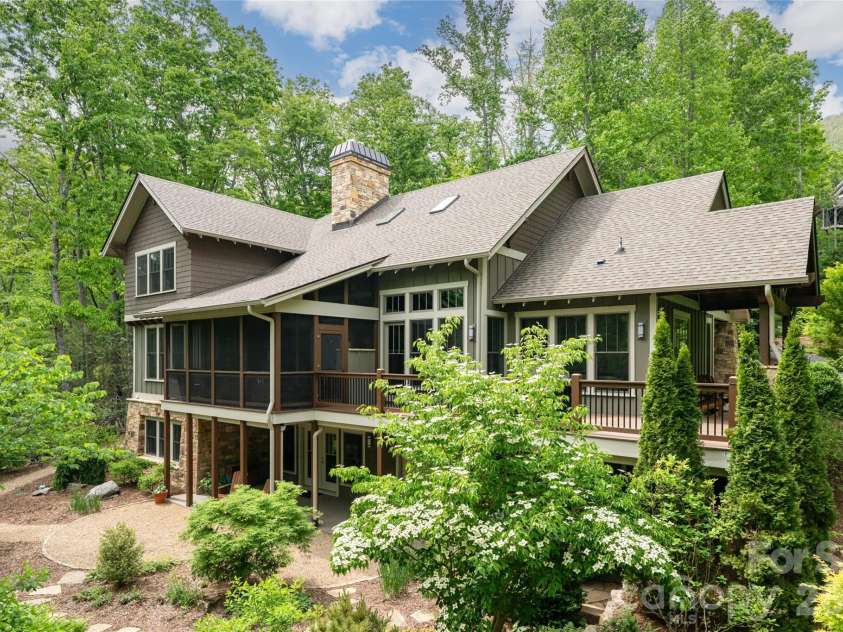20 Higdon Lane, Fairview, NC 28730.  MLS# CAR4384089, YatesRealty ID 52173. 