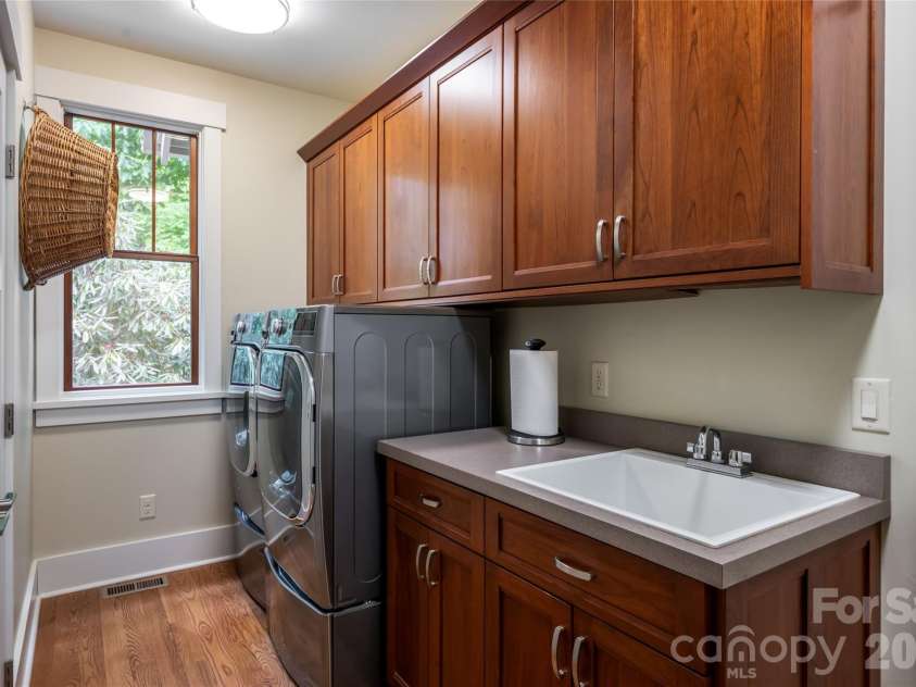 20 Higdon Lane, Fairview, NC 28730.  MLS# CAR4384089, YatesRealty ID 52173. 