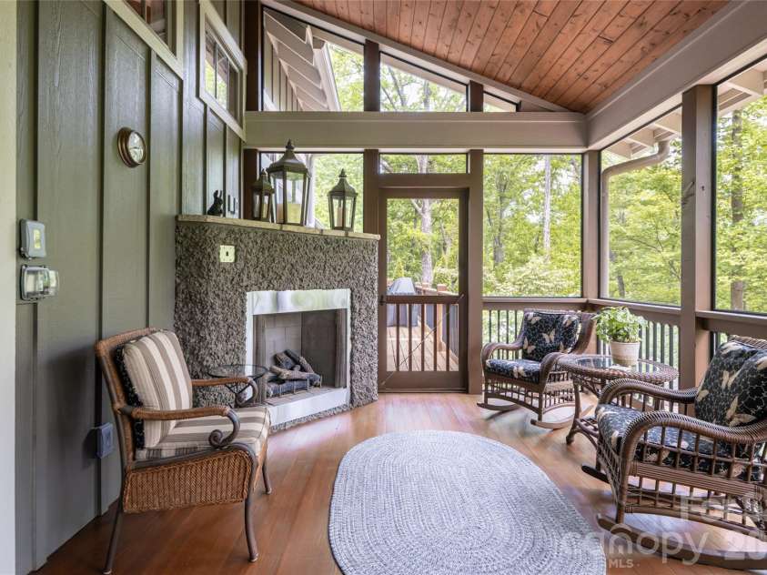 20 Higdon Lane, Fairview, NC 28730.  MLS# CAR4384089, YatesRealty ID 52173. 