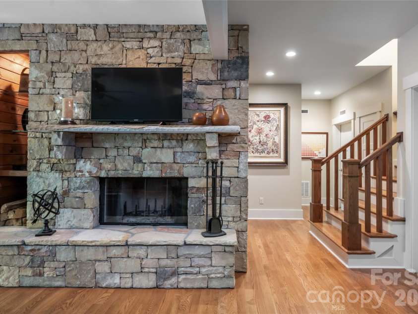 20 Higdon Lane, Fairview, NC 28730.  MLS# CAR4384089, YatesRealty ID 52173. 