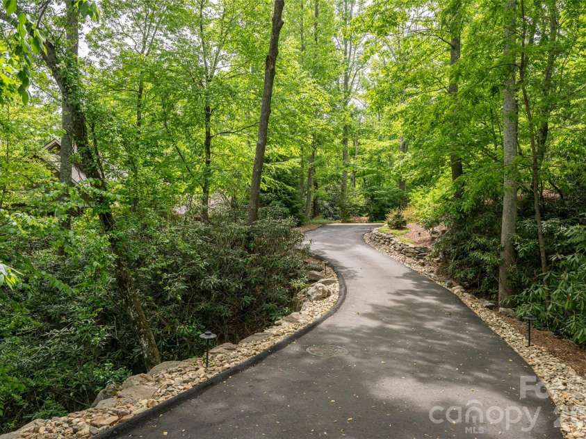 20 Higdon Lane, Fairview, NC 28730.  MLS# CAR4384089, YatesRealty ID 52173. 