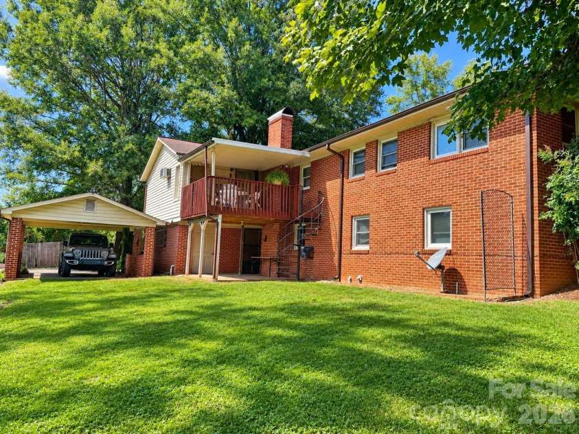 1270 Amherst Road, Morganton, NC 28655.  MLS# CAR4426860, YatesRealty ID 52175. 