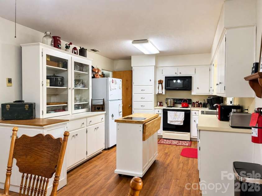 1270 Amherst Road, Morganton, NC 28655.  MLS# CAR4426860, YatesRealty ID 52175. 