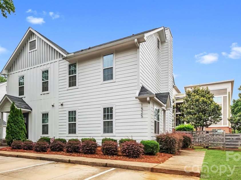 1525 Briar Creek Road, Charlotte, NC 28205.  MLS# CAR4375527, YatesRealty ID 52176. 