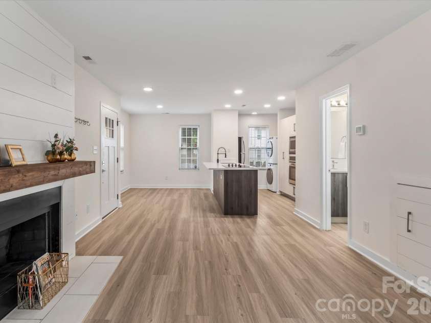 1525 Briar Creek Road, Charlotte, NC 28205.  MLS# CAR4375527, YatesRealty ID 52176. 