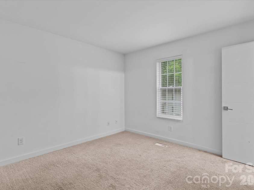 1525 Briar Creek Road, Charlotte, NC 28205.  MLS# CAR4375527, YatesRealty ID 52176. 