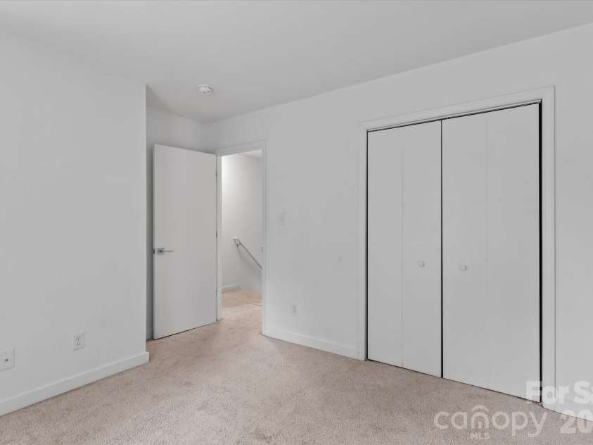 1525 Briar Creek Road, Charlotte, NC 28205.  MLS# CAR4375527, YatesRealty ID 52176. 