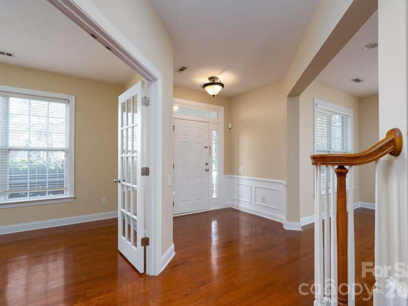 10123 Newtonmore Drive, Charlotte, NC 28278.  MLS# CAR4357437, YatesRealty ID 5218. 