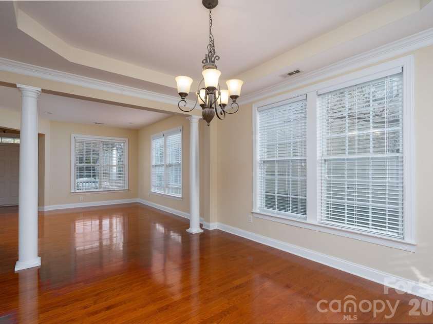 10123 Newtonmore Drive, Charlotte, NC 28278.  MLS# CAR4357437, YatesRealty ID 5218. 