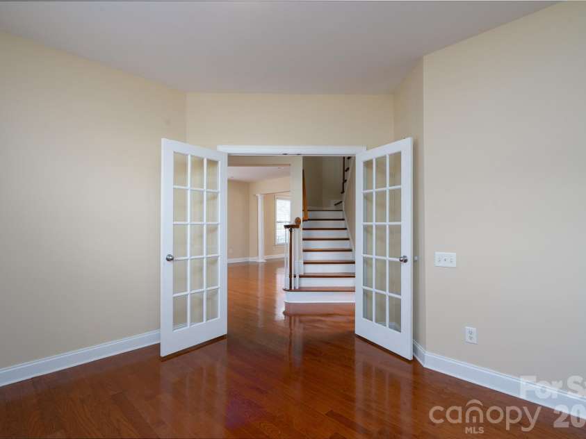 10123 Newtonmore Drive, Charlotte, NC 28278.  MLS# CAR4357437, YatesRealty ID 5218. 