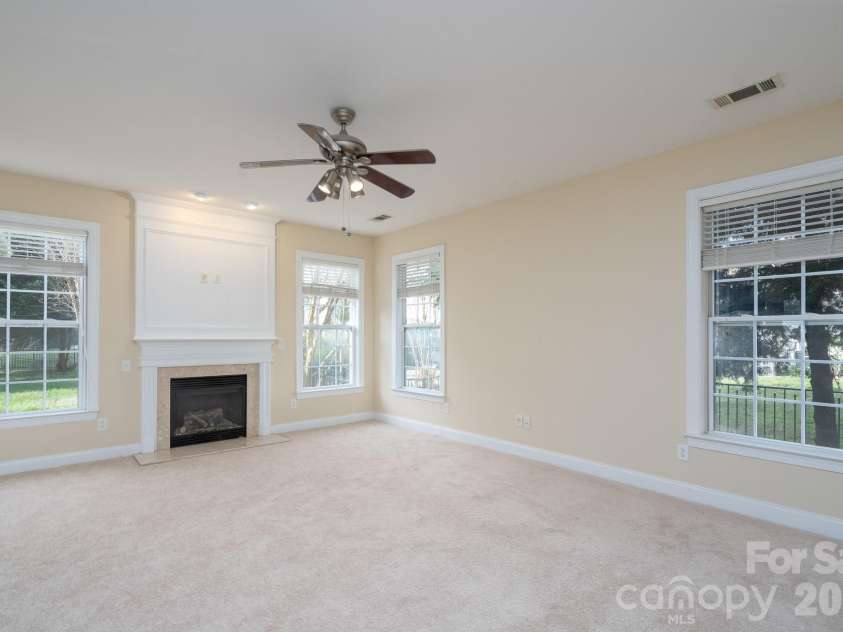 10123 Newtonmore Drive, Charlotte, NC 28278.  MLS# CAR4357437, YatesRealty ID 5218. 