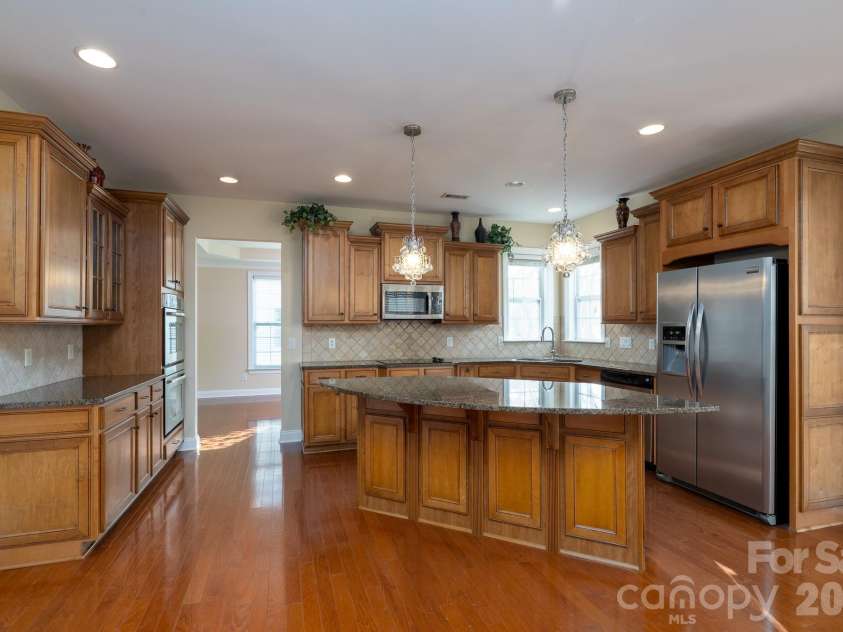 10123 Newtonmore Drive, Charlotte, NC 28278.  MLS# CAR4357437, YatesRealty ID 5218. 