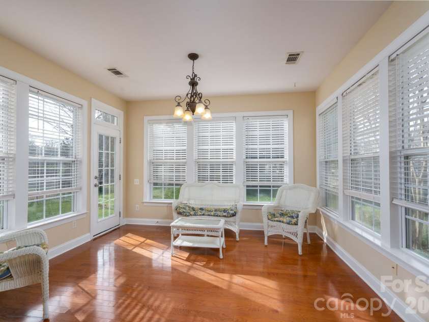 10123 Newtonmore Drive, Charlotte, NC 28278.  MLS# CAR4357437, YatesRealty ID 5218. 