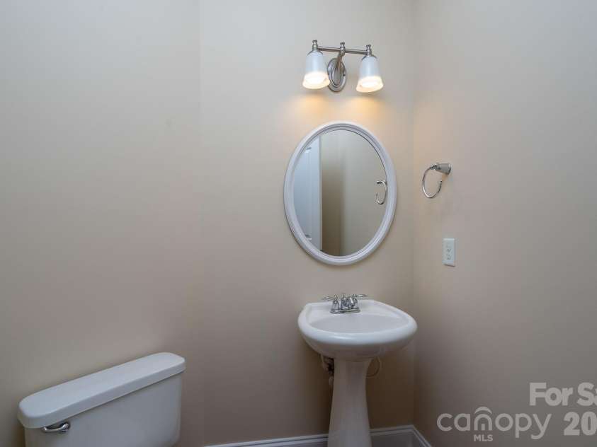10123 Newtonmore Drive, Charlotte, NC 28278.  MLS# CAR4357437, YatesRealty ID 5218. 