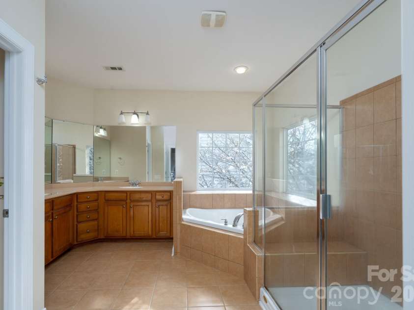 10123 Newtonmore Drive, Charlotte, NC 28278.  MLS# CAR4357437, YatesRealty ID 5218. 