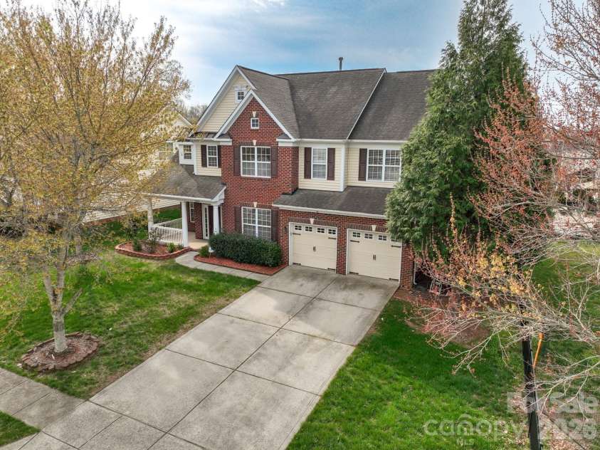 10123 Newtonmore Drive, Charlotte, NC 28278.  MLS# CAR4357437, YatesRealty ID 5218. 