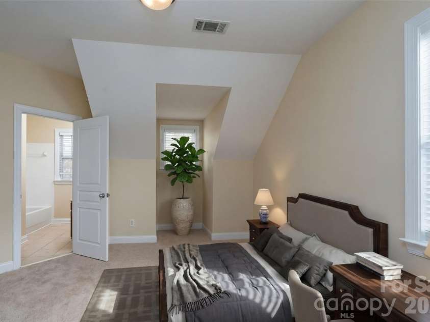 10123 Newtonmore Drive, Charlotte, NC 28278.  MLS# CAR4357437, YatesRealty ID 5218. 
