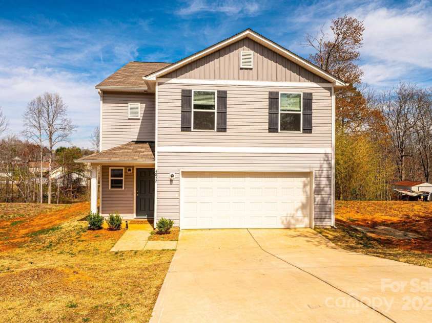 4852 stone Drive, Conover, NC 28613.  MLS# CAR4238378, YatesRealty ID 5218. 