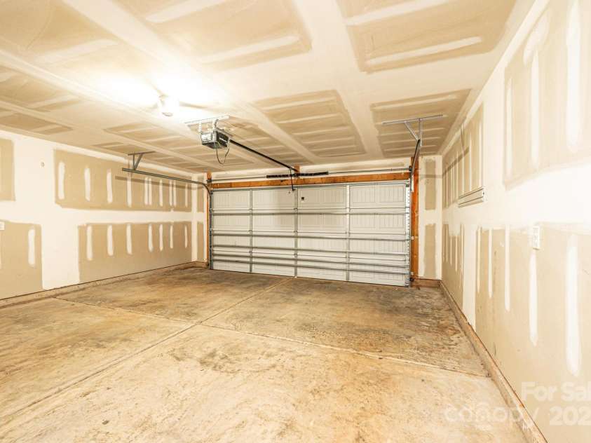 4852 stone Drive, Conover, NC 28613.  MLS# CAR4238378, YatesRealty ID 5218. 