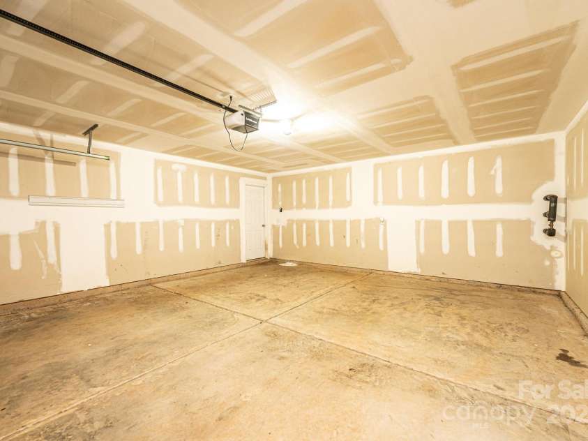 4852 stone Drive, Conover, NC 28613.  MLS# CAR4238378, YatesRealty ID 5218. 