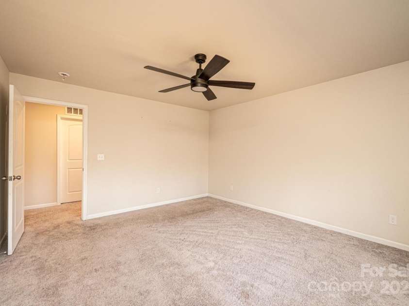 4852 stone Drive, Conover, NC 28613.  MLS# CAR4238378, YatesRealty ID 5218. 