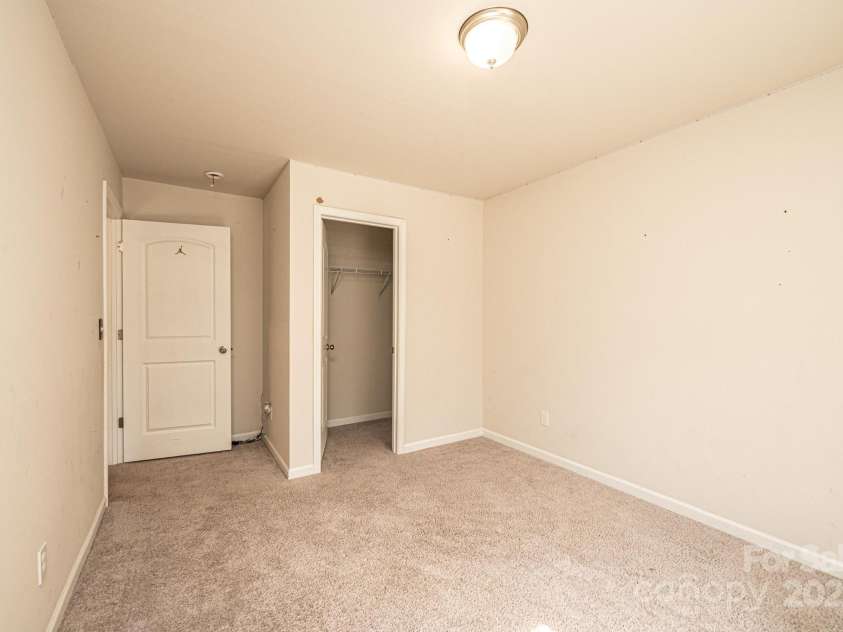 4852 stone Drive, Conover, NC 28613.  MLS# CAR4238378, YatesRealty ID 5218. 