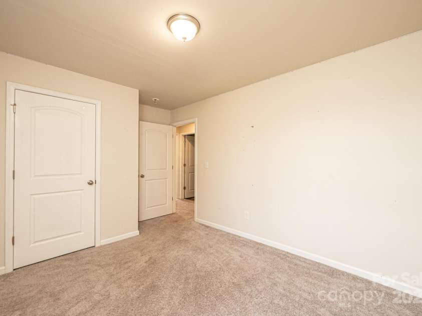 4852 stone Drive, Conover, NC 28613.  MLS# CAR4238378, YatesRealty ID 5218. 