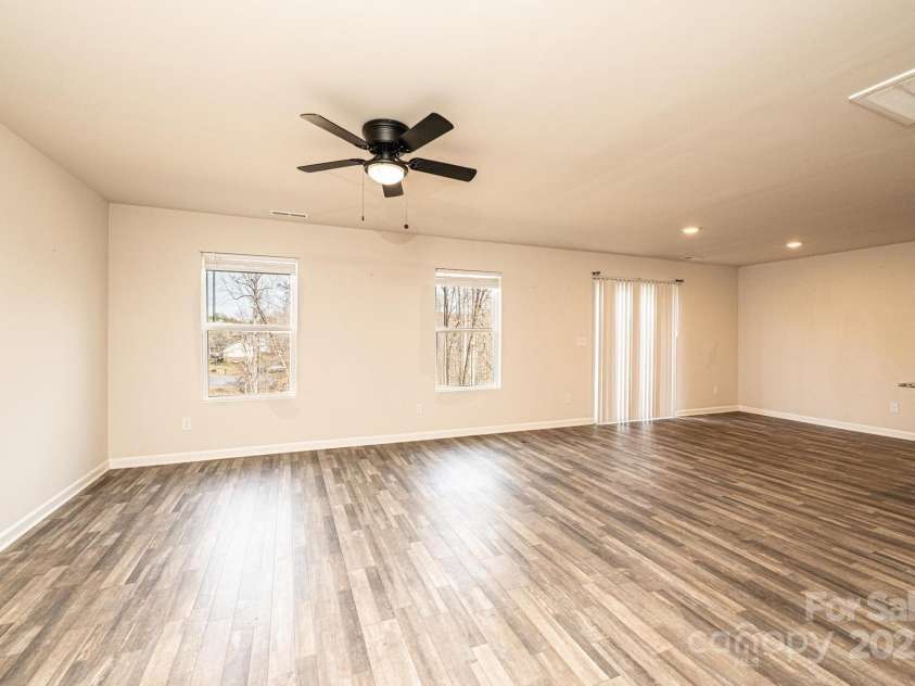 4852 stone Drive, Conover, NC 28613.  MLS# CAR4238378, YatesRealty ID 5218. 