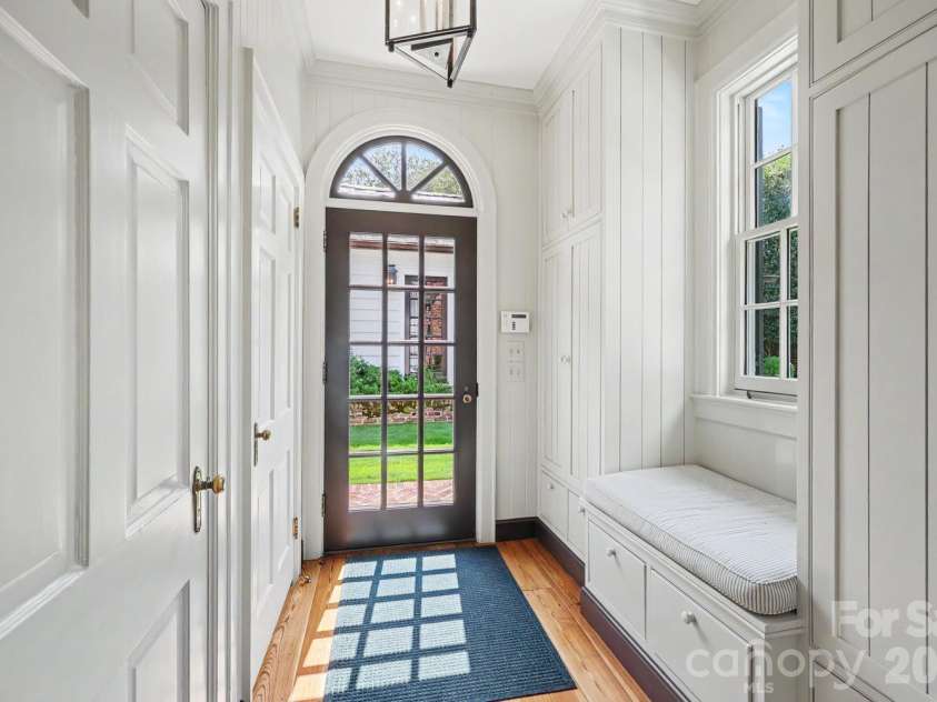 1401 Queens Road, Charlotte, NC 28207.  MLS# CAR4417618, YatesRealty ID 52181. Back hall entry