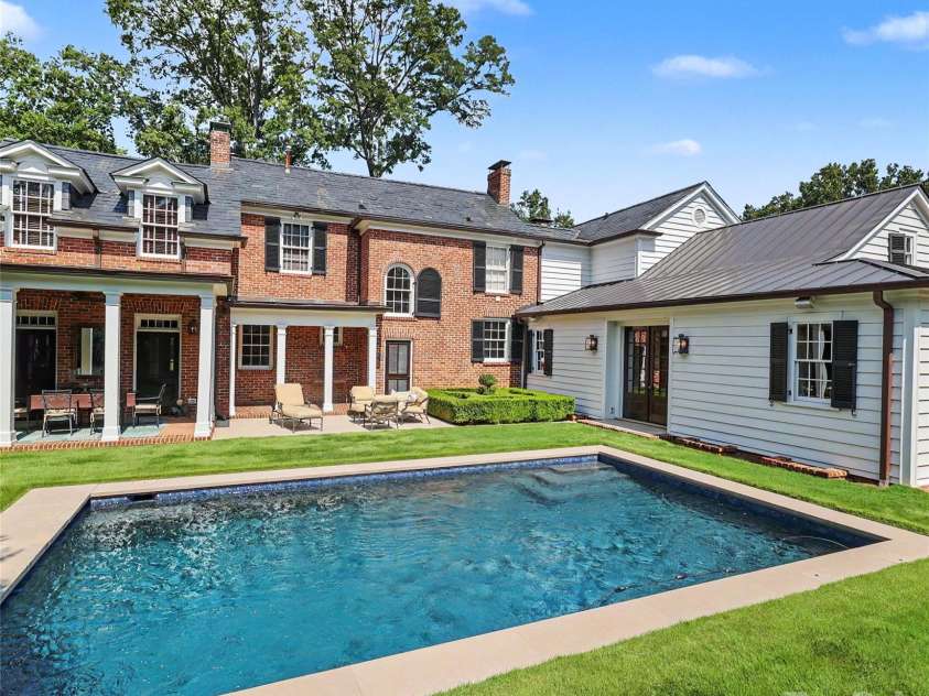 1401 Queens Road, Charlotte, NC 28207.  MLS# CAR4417618, YatesRealty ID 52181. Backyard