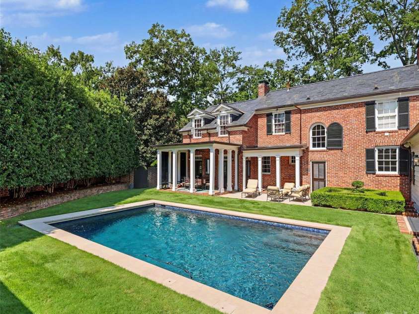 1401 Queens Road, Charlotte, NC 28207.  MLS# CAR4417618, YatesRealty ID 52181. Backyard with pool
