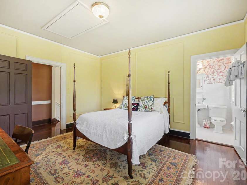 1401 Queens Road, Charlotte, NC 28207.  MLS# CAR4417618, YatesRealty ID 52181. Bedroom 2