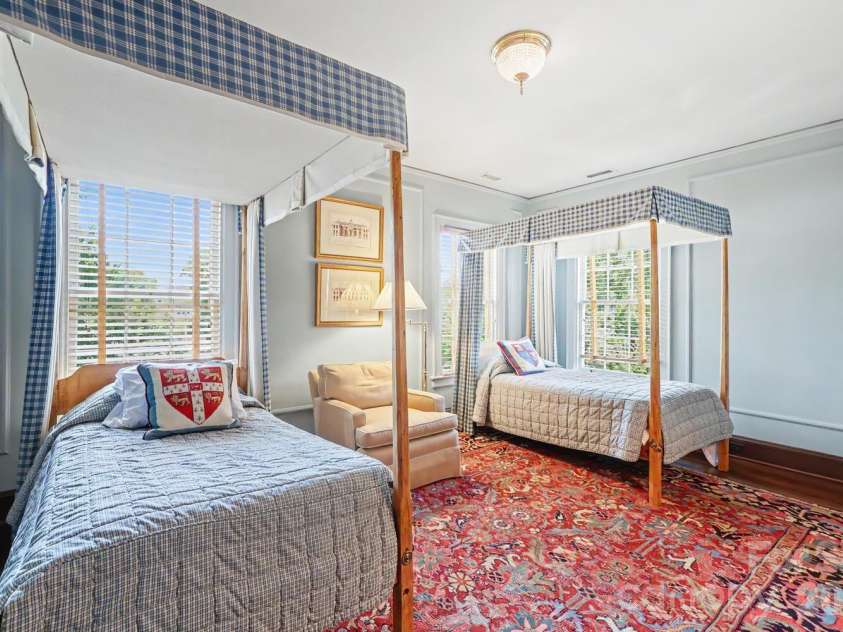 1401 Queens Road, Charlotte, NC 28207.  MLS# CAR4417618, YatesRealty ID 52181. Bedroom 3