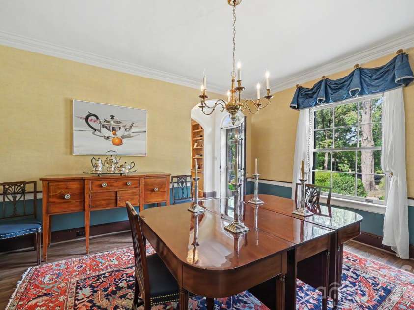 1401 Queens Road, Charlotte, NC 28207.  MLS# CAR4417618, YatesRealty ID 52181. Dining room
