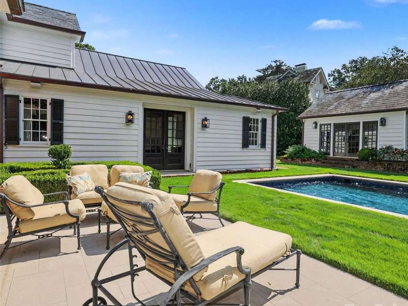 1401 Queens Road, Charlotte, NC 28207.  MLS# CAR4417618, YatesRealty ID 52181. Pool and Back patio