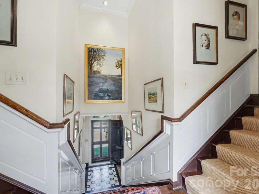 1401 Queens Road, Charlotte, NC 28207.  MLS# CAR4417618, YatesRealty ID 52181. Upstairs hall