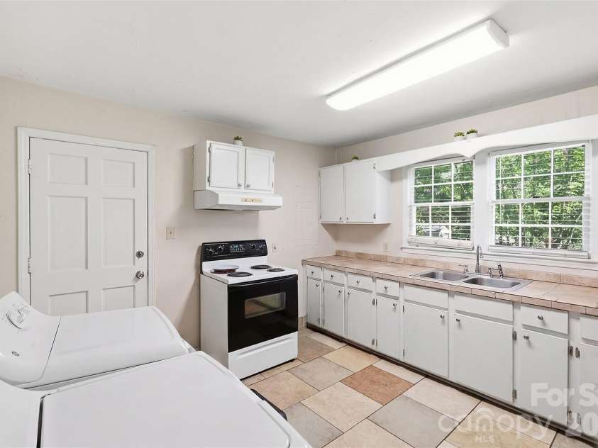 1327 Eden Terrace, Rock Hill, SC 29730.  MLS# CAR4421279, YatesRealty ID 52183. 