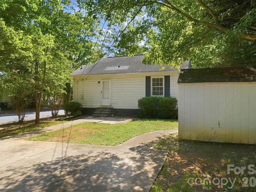1327 Eden Terrace, Rock Hill, SC 29730.  MLS# CAR4421279, YatesRealty ID 52183. 